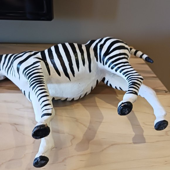 VINTAGE ZEBRA Art Sculpture HANDMADE LEATHER PAPER MACHE w/glass eyes 12" tall - Picture 4 of 7